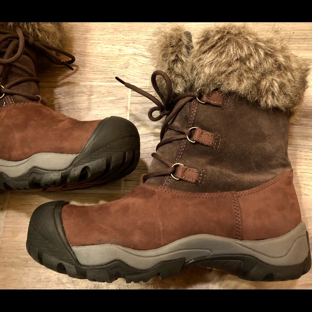 Keen brown boots 8.5, nearly new